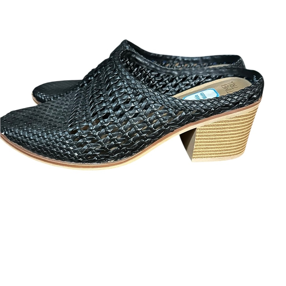 Time & Tru Black Woven Women's Mules size 11 - Picture 3 of 5